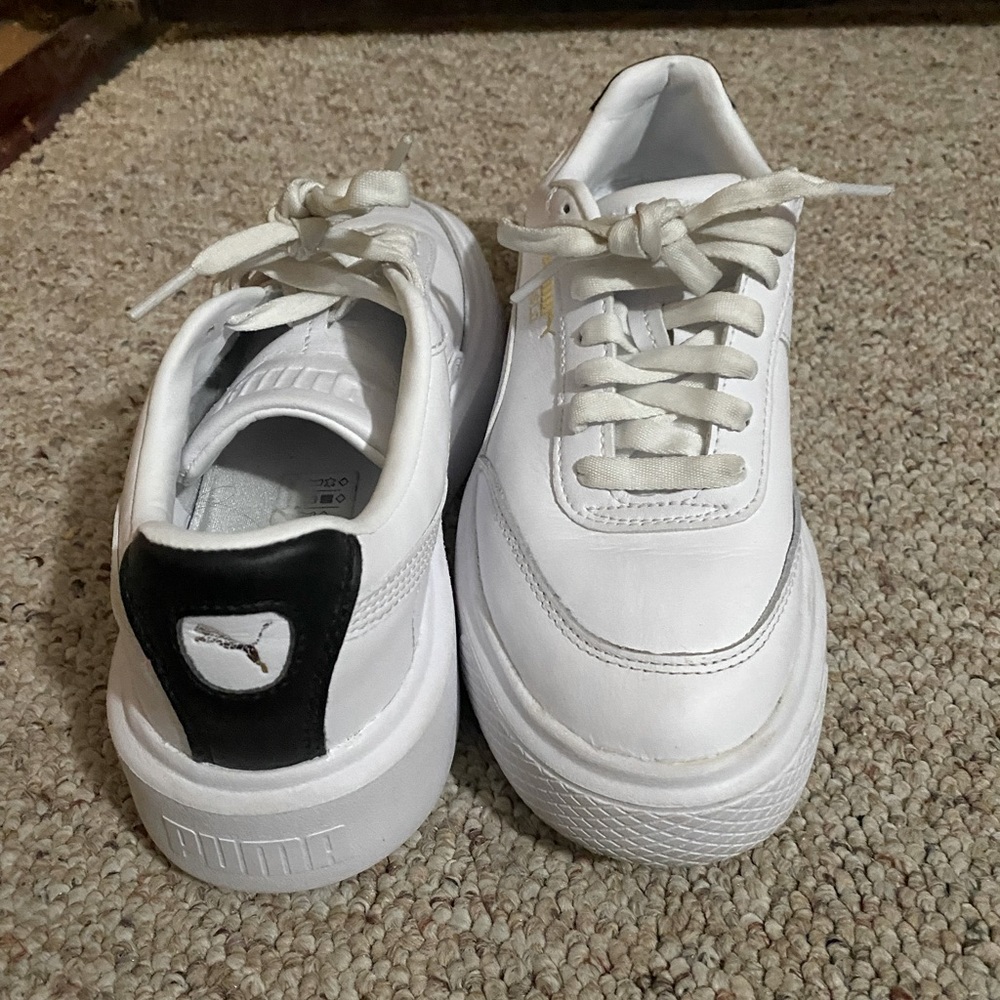Puma Oslo sneakers gently used